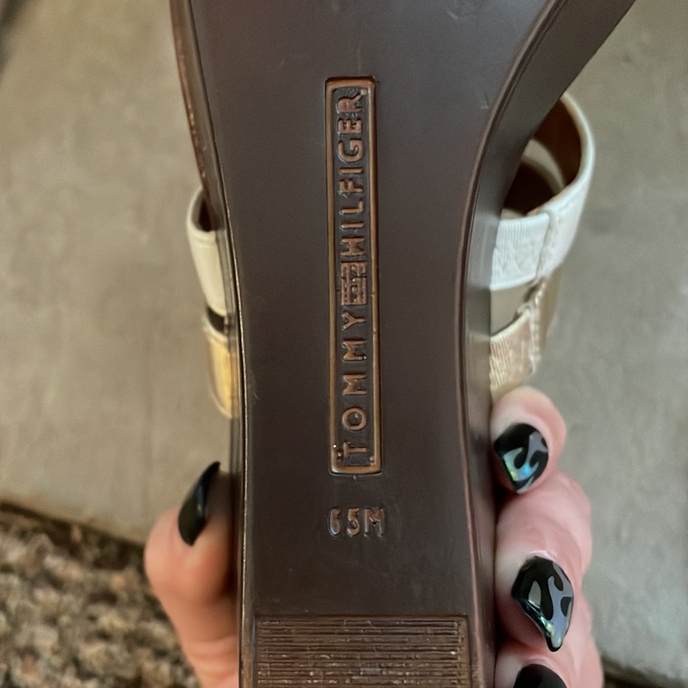 Tommy Hilfiger Brown, White and Gold Wedge Sandals - Picture 14 of 14